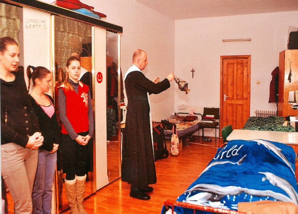 Ifjúsági mise és házszentelés