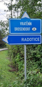 225